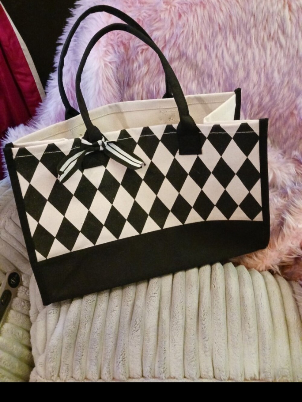 Black and White Diamond Pattern Tote Bag - Everyday Chic